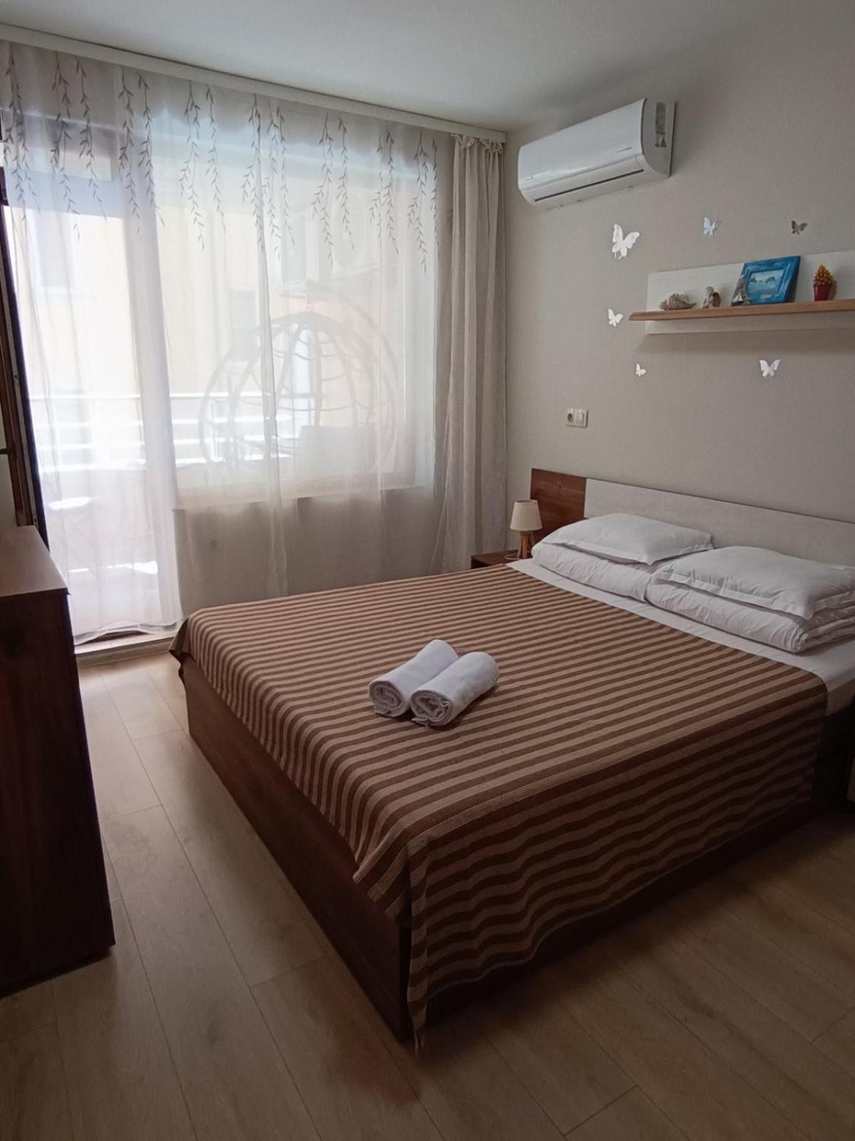 Megi Luxury Apartments Pomorie Bagian luar foto